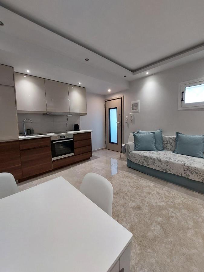 Zeppelin Apartment Loutráki Exteriér fotografie