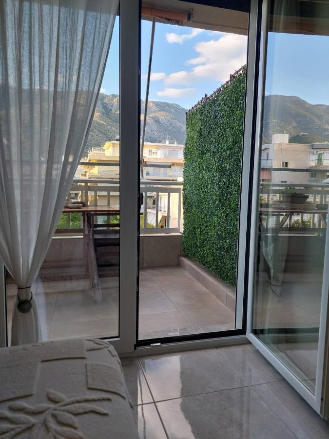 Zeppelin Apartment Loutráki Exteriér fotografie